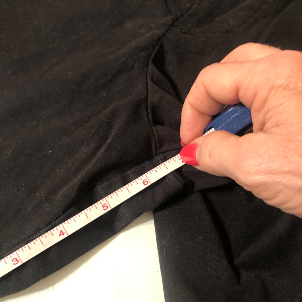 Hollister black shorts with pockets in front and back. Waist 29. - Picture 7 of 8